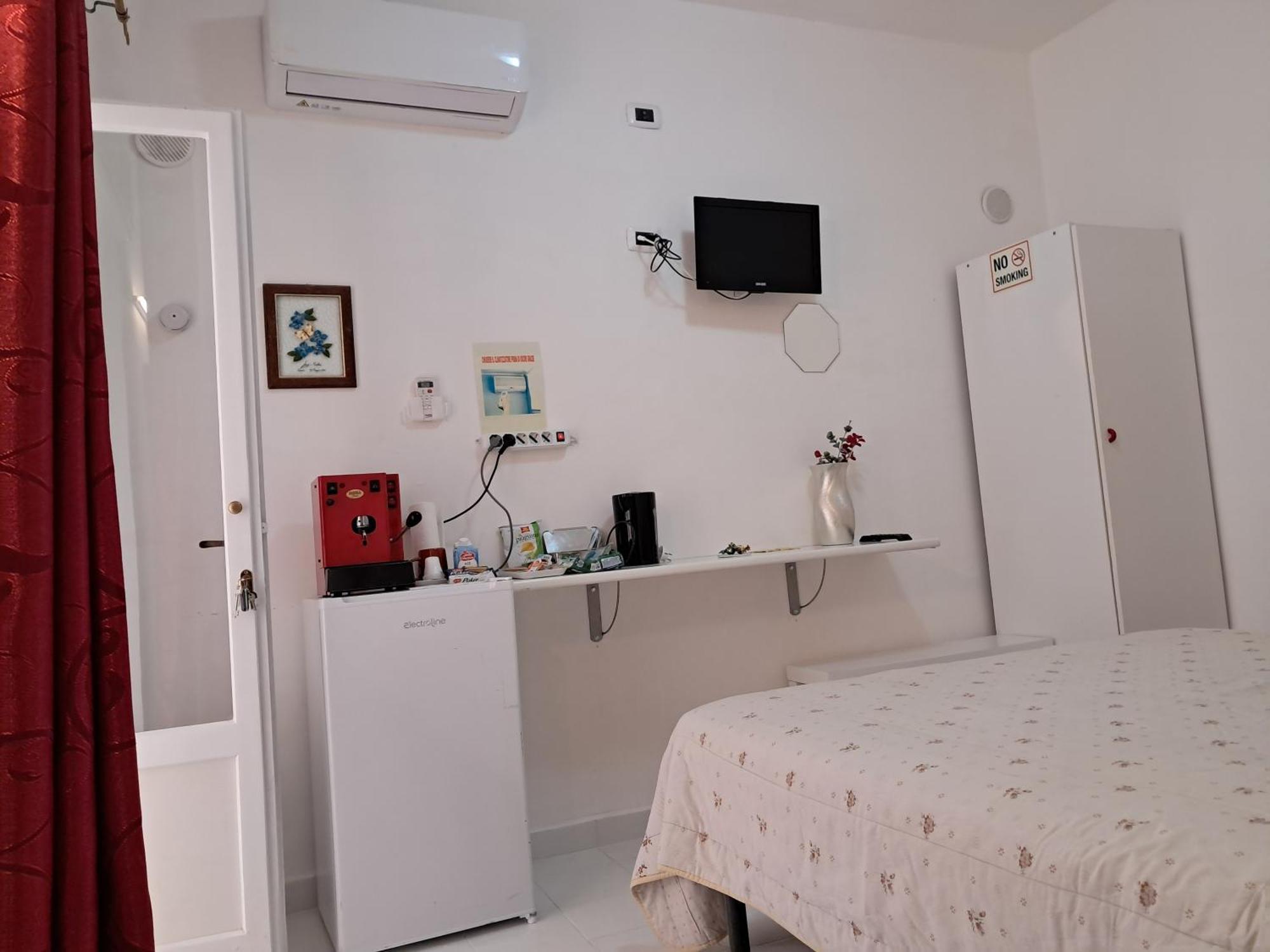 Levante Rooms Scalea Exteriér fotografie
