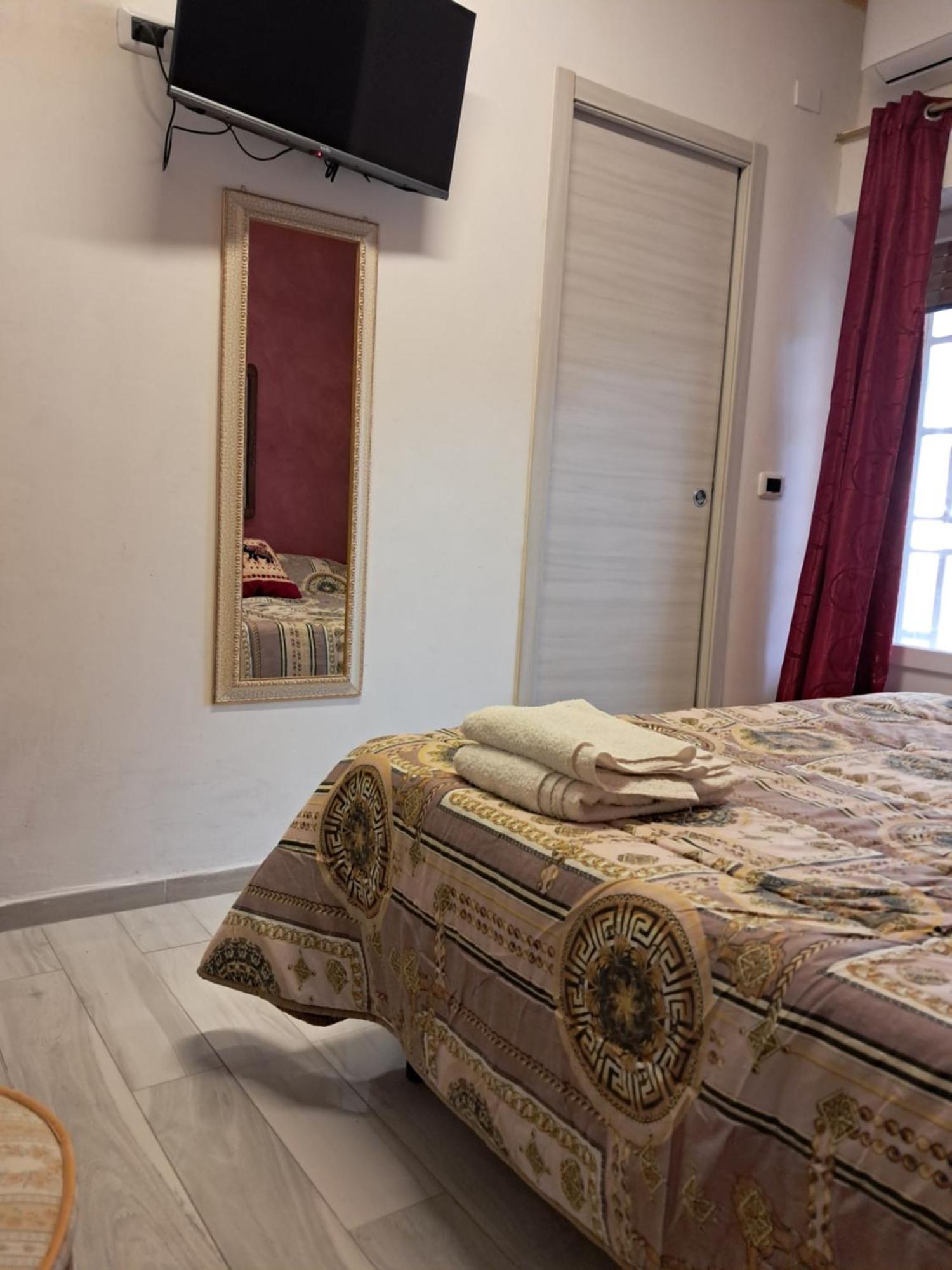 Levante Rooms Scalea Exteriér fotografie